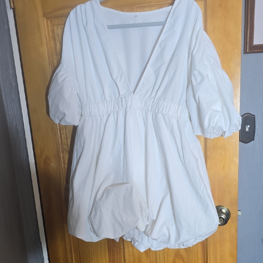 Box B Women's Deep V Neck Bubble Hem And Sleeves. P2p 22  Large